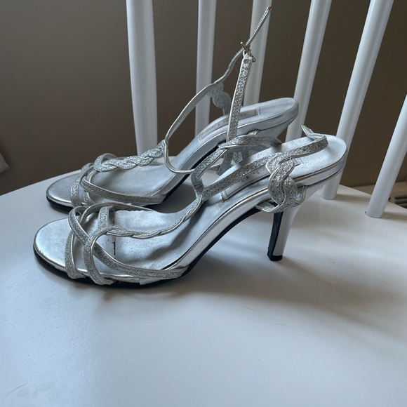 Sparkly silver heels - Picture 2 of 2